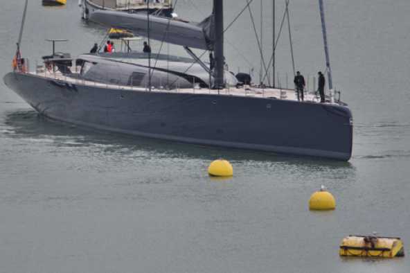 12 July 2023 - 07:45:58
More's the merrier when mooring.
-----------------
57m superyacht Ngoni arrives in Dartmouth